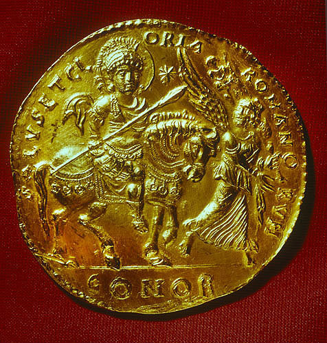 Justinian I, replica of gold medallion commemorating reconquest, Constantinople 524 AD  Bibliotheque Nationale, Paris, France