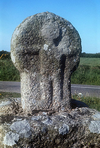 Ancient cross near Crows-an-Wra  (witch