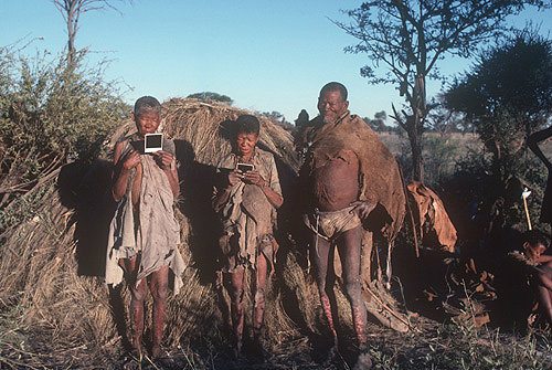 Kua Bushmen, Korakoradue and two wives, Yodu and Koro-kudi-kuditee Kalahari, Southern Africa