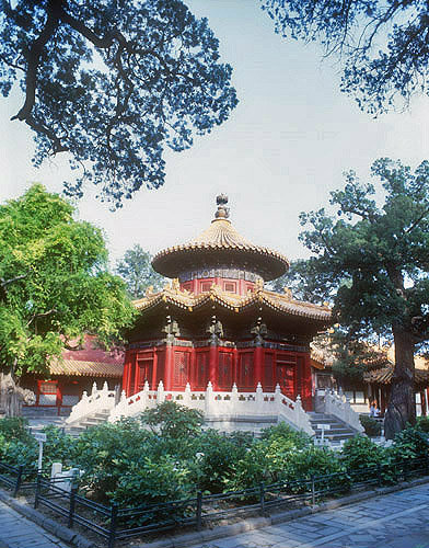 Thousand Autumns Pavilion (Qianqiu ting), Imperial Gardens, Imperial Palace, Beijing, China