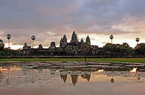 Temple seen from west over pool in third enclosure, early morning, Angkor Wat, built by Suryavarman II, Hindu (Vishnu) Cambodia