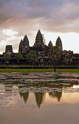 Temple seen from west over pool in third enclosure, early morning, Angkor Wat, built by Suryavarman II, Hindu (Vishnu) Cambodia