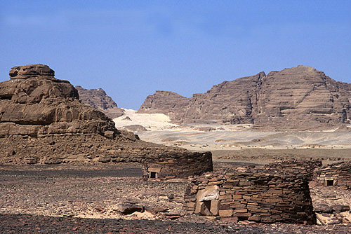 Egypt, Sinai, Nawamis, tombs near Wadi Haggag 4th millenium BC