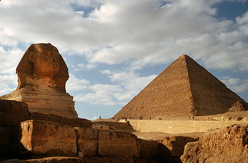 Sphinx and the Pyramid of Chephren or Khafre, Giza, Egypt