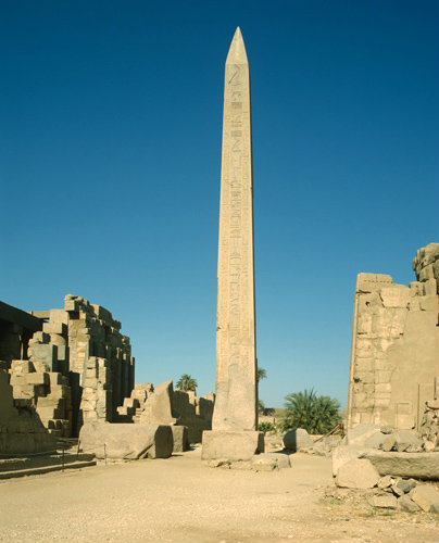 Egypt, Karnak, Temple of Amun, granite obelisk erected by Thutmose I, 1st dynasty, central court