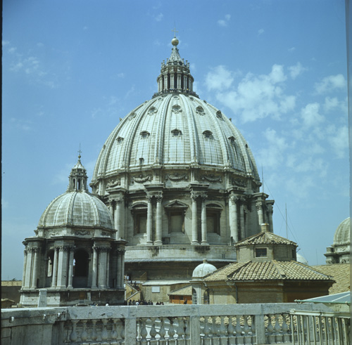 Cupola of St Peters Basilica, designed first by Michelangelo then by Giacomo della Porta, Vatican City, Rome, Italy