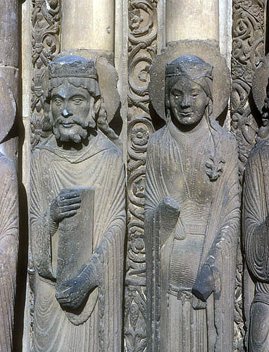 Queen and a king of Judah, twelfth century, right jamb, central bay, Royal Portal, Chartres Cathedral, France