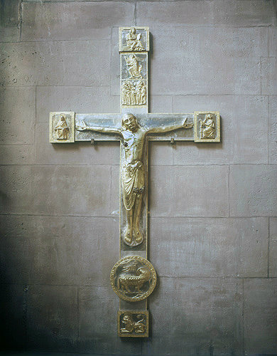 Gold crucifix, twelfth century, Freiburg, Germany