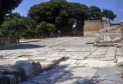 Greece, Crete, Knossos, Palace of Minos 2800-1100 BC ceremonial entrance to the Palace