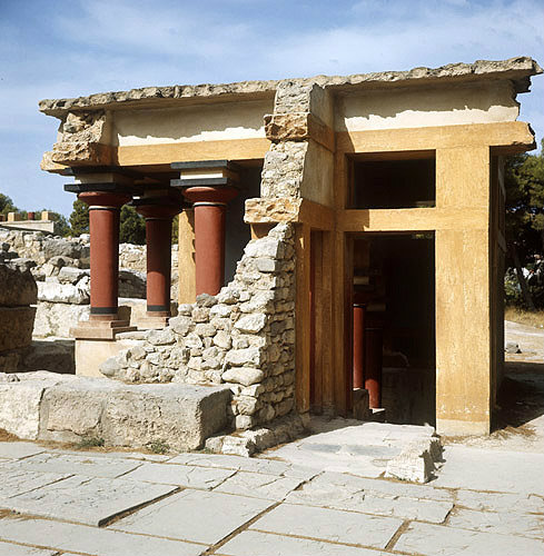 Greece, Crete, Knossos, Palace of Minos, entrance to the Lustral Bath