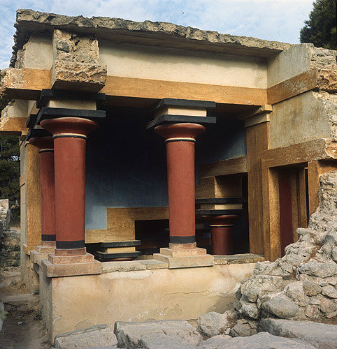 Greece, Crete, Knossos, entrance to the Lustral Bath