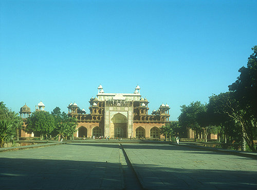 Tomb of Akbar, Mughul Emperor, reigned 1556-1605, main gateway, (interior) 1613, Sikandra, India