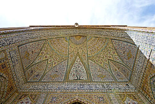 Masjed-e Vakil (Vakil Mosque), tilework main entrance to prayer hall built 1751-1773 during Zand period, restored nineteenth century during Qajar period, Shiraz, Iran