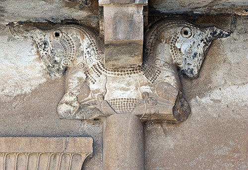 Double bull-head capital, tomb of Artaxerxes III, Persepolis, begun by Darius the Great, 515 BC, capital of Achaemenid empire, Iran