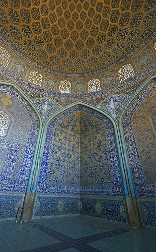 Sheikh Lotfollah mosque, built 1602-19, in the reign of Shah Abbas I, interior, Isfahan, Iran