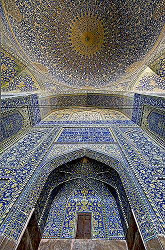 Masjed-e Shah, built 1611-1629 for Shah Abbas I, also known as Masjed-e Imam or Royal mosque, prayer hall dome and mihrab, Isfahan, Iran