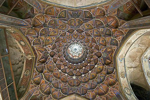 Hasht Behesht palace, safavid period, carving in ceiling of dome, Isfahan, Iran