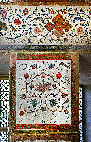 Hasht Behesht Palace, wall painting of bids and flowers, Safavid, seventeenth century, Isfahan, Iran
