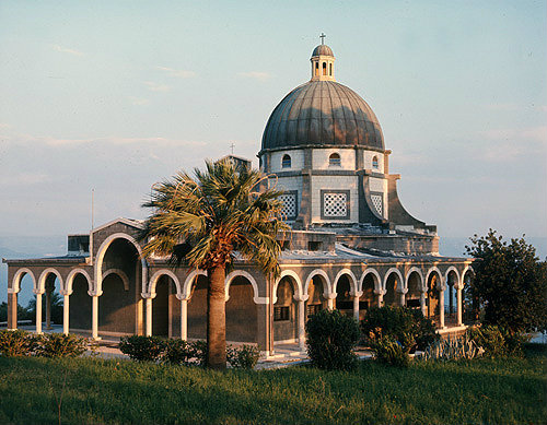 Mount of the Beatitudes, Franciscan Church built in 1937 on ruins of fourth century Byzantine church, above the Sea of Galilee, Israel