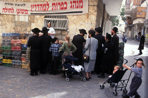 Israel Jerusalem religious Jews buying roosters for the Kaparot ritual ahead of Yom Kippur Judaism
