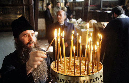 Israel, Jerusalem, december  2000 Greek Orthodox Patriarch Diodorus I lies in state
