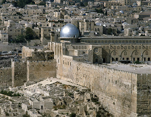 Israel, Jerusalem, the Al Aqsa Mosque and the south city walls with the excavations in the foreground