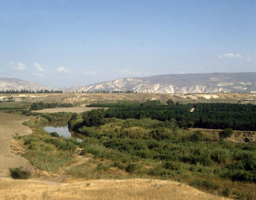 Israel, Jordan valley south of Galilee, mountains of Gilead in Jordan behind