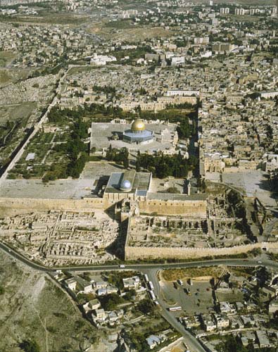 Temple area,  with Dome of the Rock and El Aksa Mosque, aerial view, Jerusalem, Israel