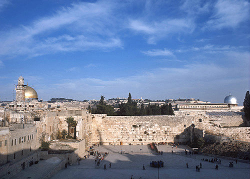 Western Wall and Dome of the Rock, El Aksa Mosque on extreme right, Jerusalem, Israel