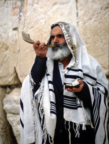 Israel Jerusalem Orthodox Jew sounding the Shofar at the Western Wall
