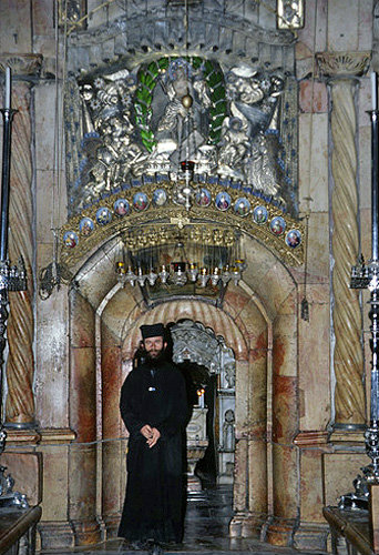 Israel, Jerusalem, Church of The Holy Sepulchre, entrance to the Tomb of Christ