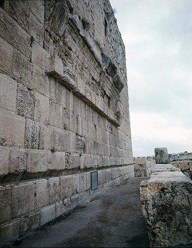 Israel, Jerusalem, Wall of Temple Area showing Robinson