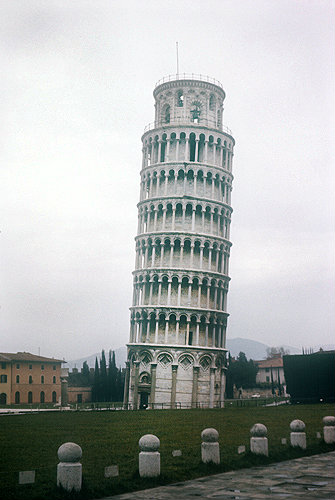 Leaning tower, begun 1173, Campo dei Miracoli, Pisa, Italy