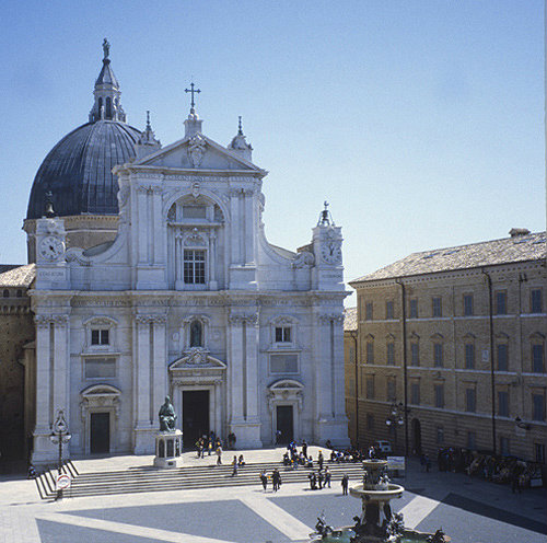 Loreto, Basilica enclosing Holy House of Mary, Marche, Italy