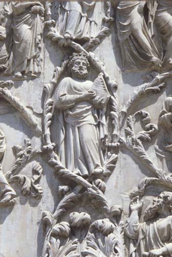 David playing the lyre, 14th century sculpted Tree of Jesse panel, Lorenzo Maitani, Orvieto Cathedral, Orvieto, Italy