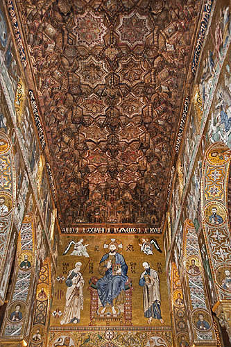 Muqarnas or honeycomb vaults, architectural ornamented vaulting, Palatine Chapel, palace of the Norman kings of Sicily, built by Roger II, Palermo, Sicily, Italy