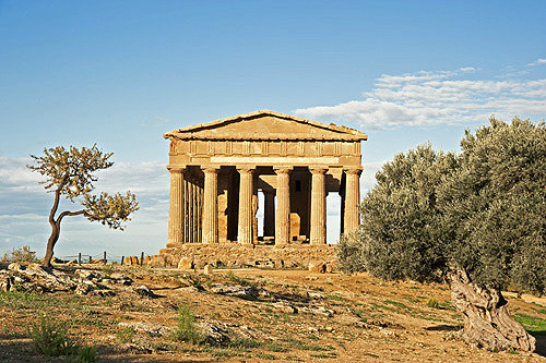 Concordia Temple, built circa fifth century BC, Valley of the Temples, Agrigento, (ancient Akragas, founded circa 580 BC), Sicily, Italy