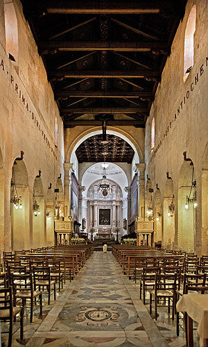Cathedral of Siracusa, interior, recycled fifth century Greek temple of Athena, rebuilt by Bishop Zosimo in seventh century, Siracusa, Sicily, Italy