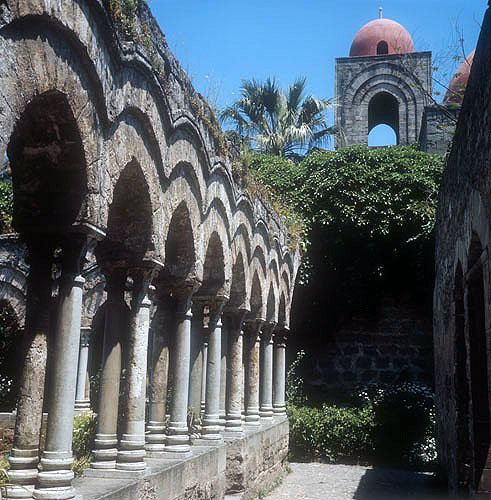 Church of San Giovanni Degli Eremiti, 1132, section of cloister and bell tower of church, Sicily, Italy