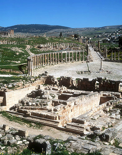 Temple of Zeus, 163, Hellenistic period, Roman altar, Oval Piazza behind, Jerash, Jordan