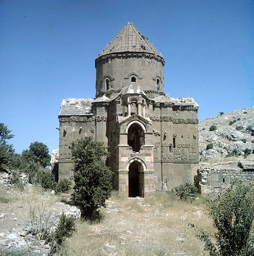 Turkey, Island of Achthamar on Lake Van, Armenian Church built for King Gagik, the south facade 915-921 AD