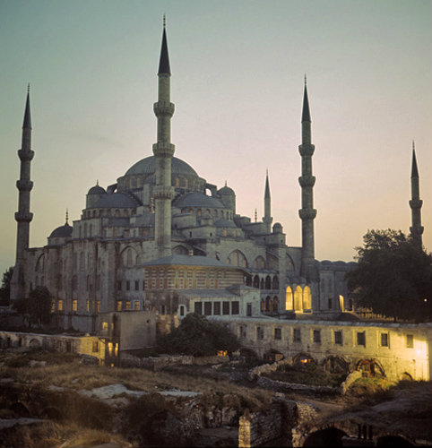 Turkey, Istanbul, the Sultan Ahmet or blue mosque, built by Mehmet Aga, 1609-17