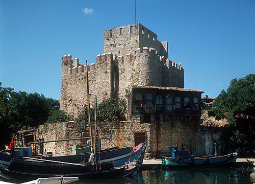 Anadolu Hisari castle (Anadoluhisar), built by Ottoman sultan, Bayezid I, 1393-94 on Asian side of Bosphorus, Istanbul, Turkey