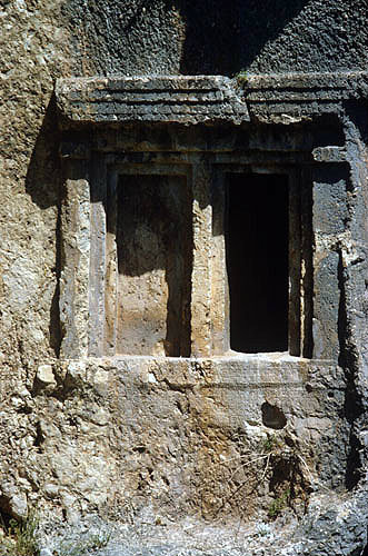 Turkey, Lycia, Tlos, Lycian tomb with Greek inscription below