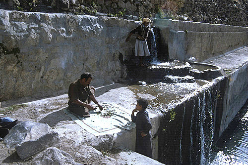 Ablutions and sorting qat, Hadda, near Sana