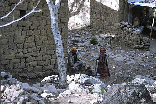 Man and woman, Hadda, near Sana