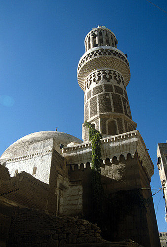 Tulhah mosque, Sana