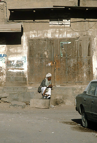 Man at roadside, Sana
