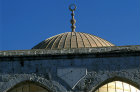 Israel, Jerusalem, Dome of the Rock behind the southern arches with sun dial on Temple Mount
